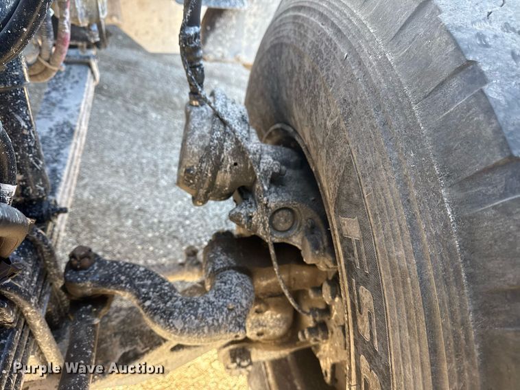 image for item DS3628 2023 Peterbilt 567 semi truck