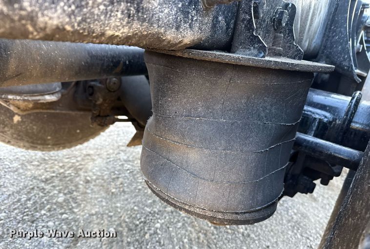 image for item DS3628 2023 Peterbilt 567 semi truck