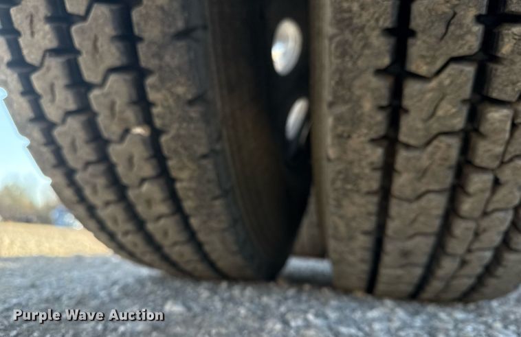 image for item DS3628 2023 Peterbilt 567 semi truck