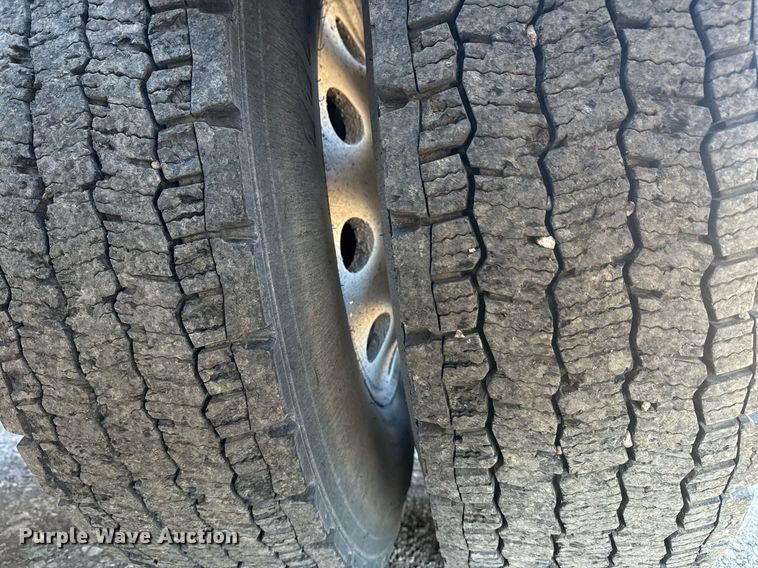 image for item DS3628 2023 Peterbilt 567 semi truck