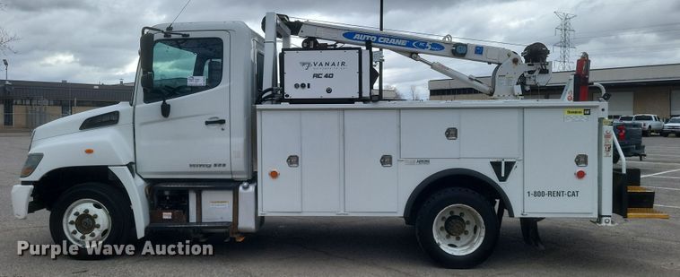image for item DS5338 2018 Hino 268 utility / service truck