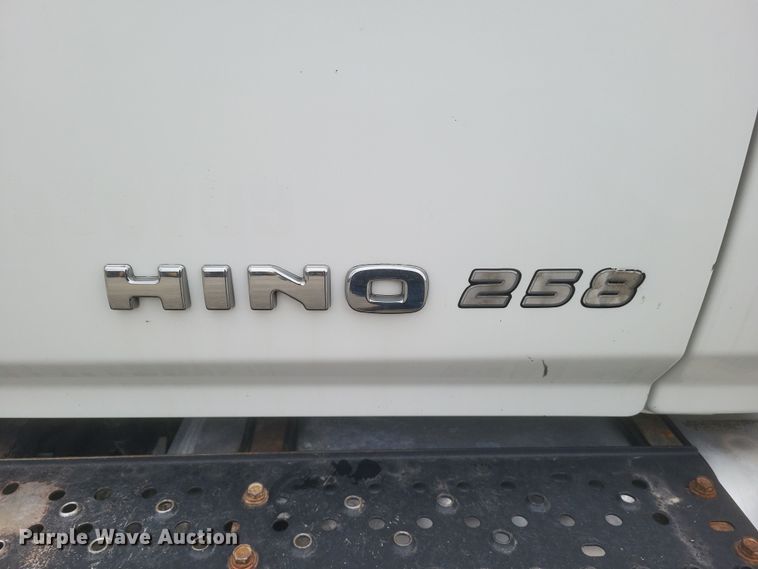 image for item DS5338 2018 Hino 268 utility / service truck