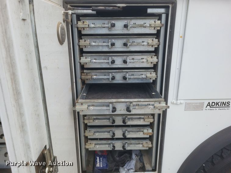 image for item DS5338 2018 Hino 268 utility / service truck