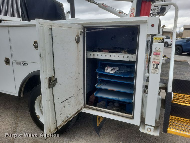 image for item DS5338 2018 Hino 268 utility / service truck