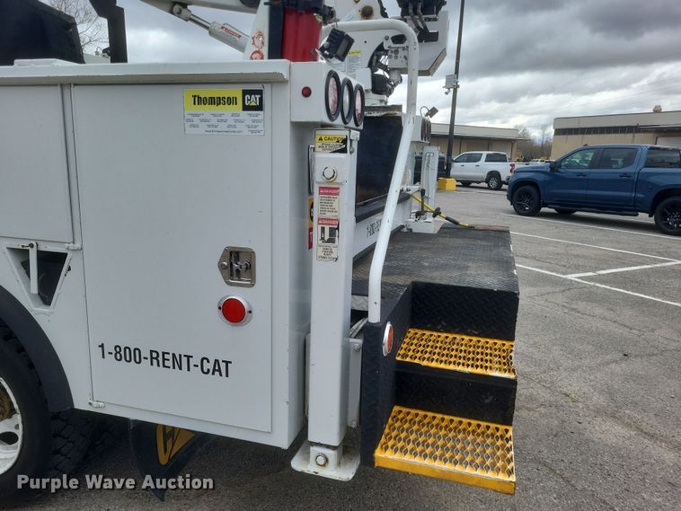 image for item DS5338 2018 Hino 268 utility / service truck