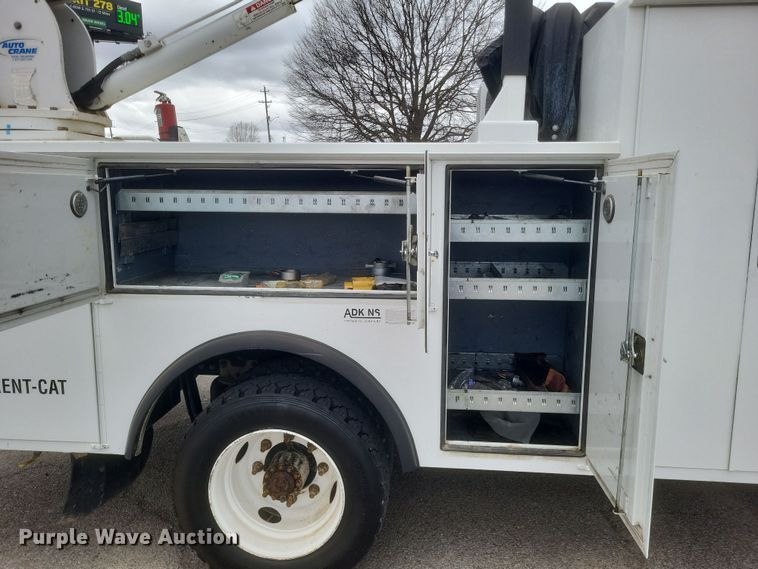 image for item DS5338 2018 Hino 268 utility / service truck