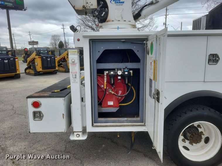 image for item DS5338 2018 Hino 268 utility / service truck