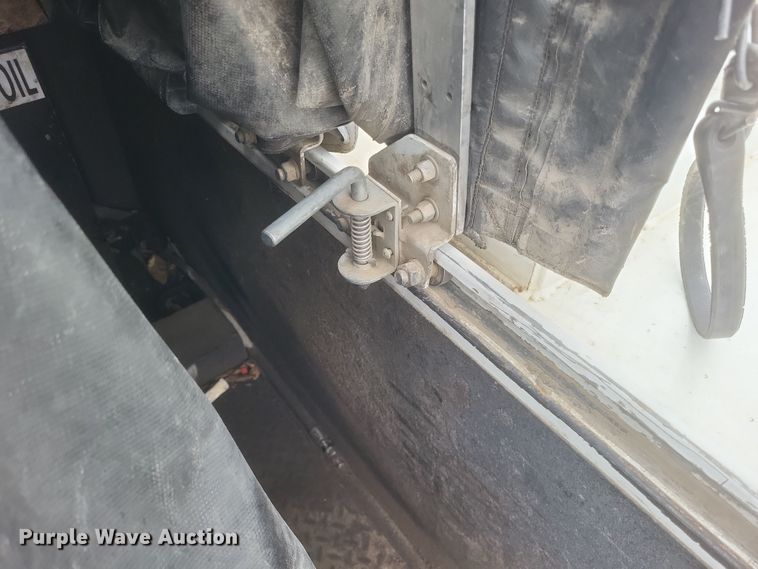 image for item DS5338 2018 Hino 268 utility / service truck