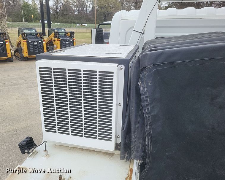 image for item DS5338 2018 Hino 268 utility / service truck