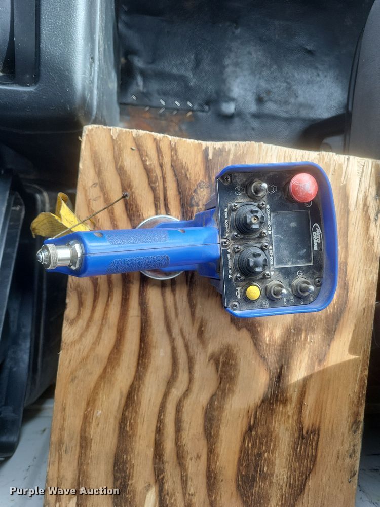 image for item DS5338 2018 Hino 268 utility / service truck