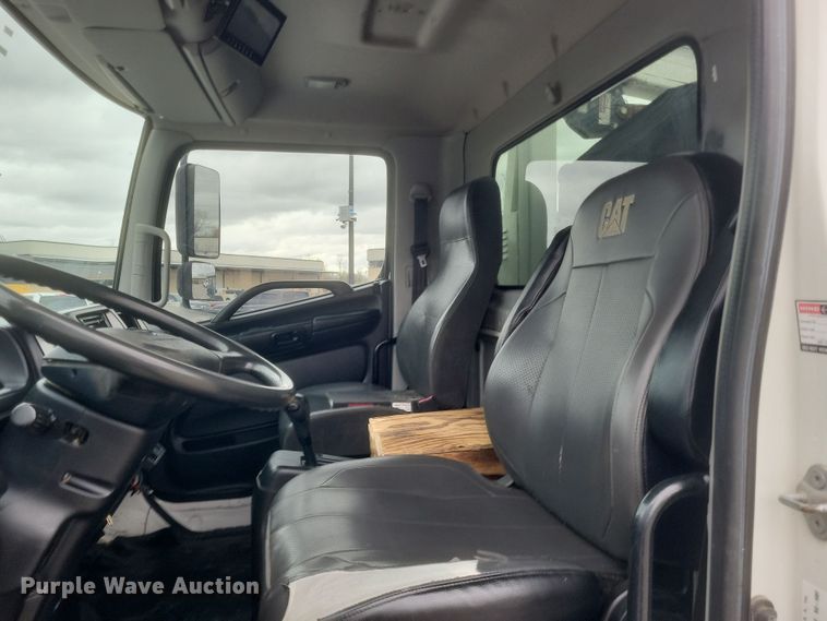 image for item DS5338 2018 Hino 268 utility / service truck