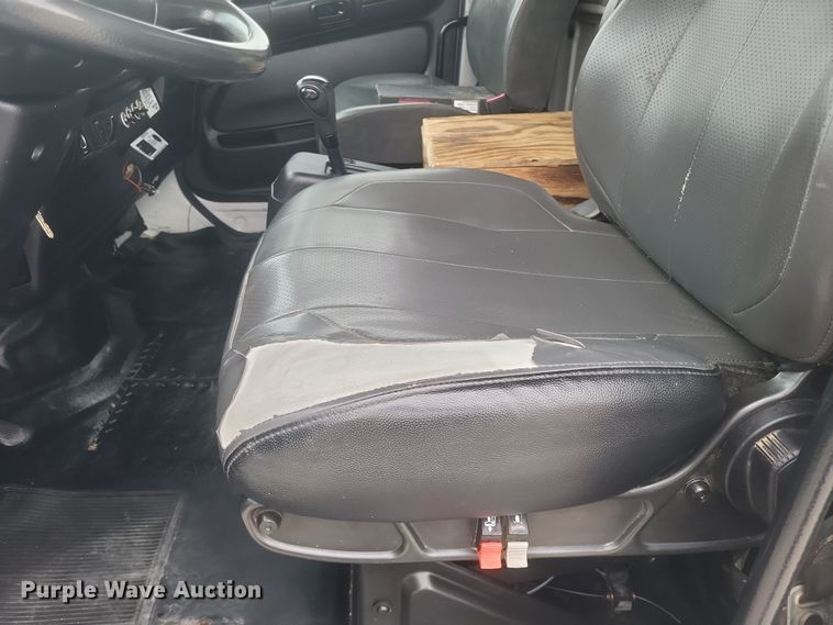 image for item DS5338 2018 Hino 268 utility / service truck