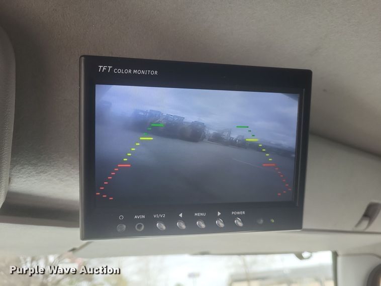 image for item DS5338 2018 Hino 268 utility / service truck