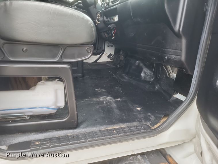 image for item DS5338 2018 Hino 268 utility / service truck