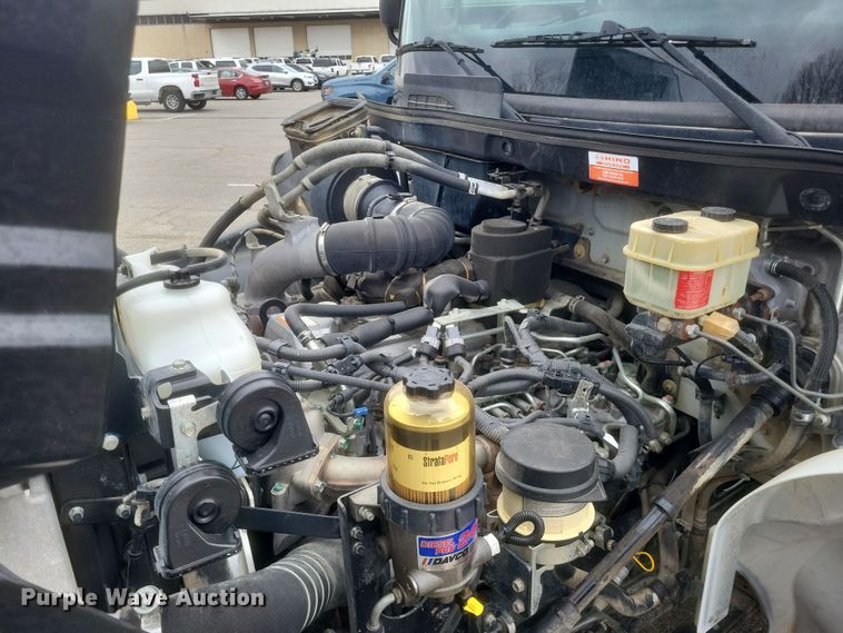 image for item DS5338 2018 Hino 268 utility / service truck