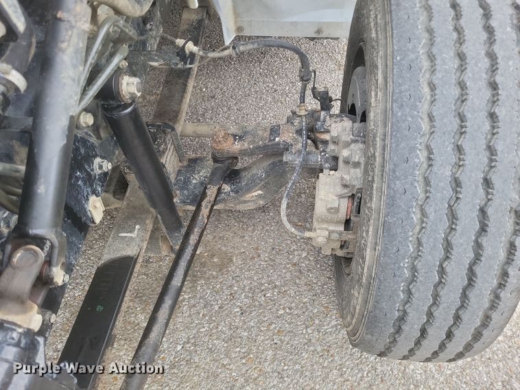 image for item DS5338 2018 Hino 268 utility / service truck