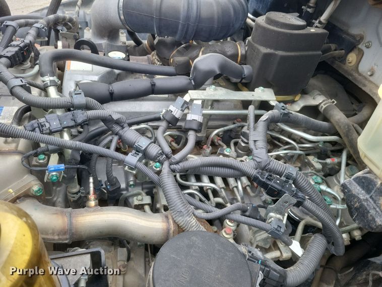 image for item DS5338 2018 Hino 268 utility / service truck