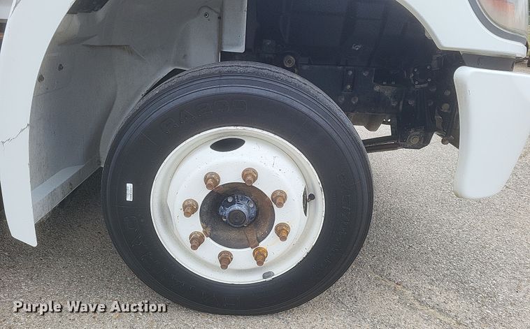 image for item DS5338 2018 Hino 268 utility / service truck