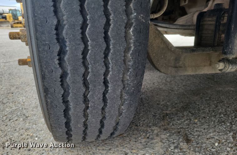 image for item DS5338 2018 Hino 268 utility / service truck