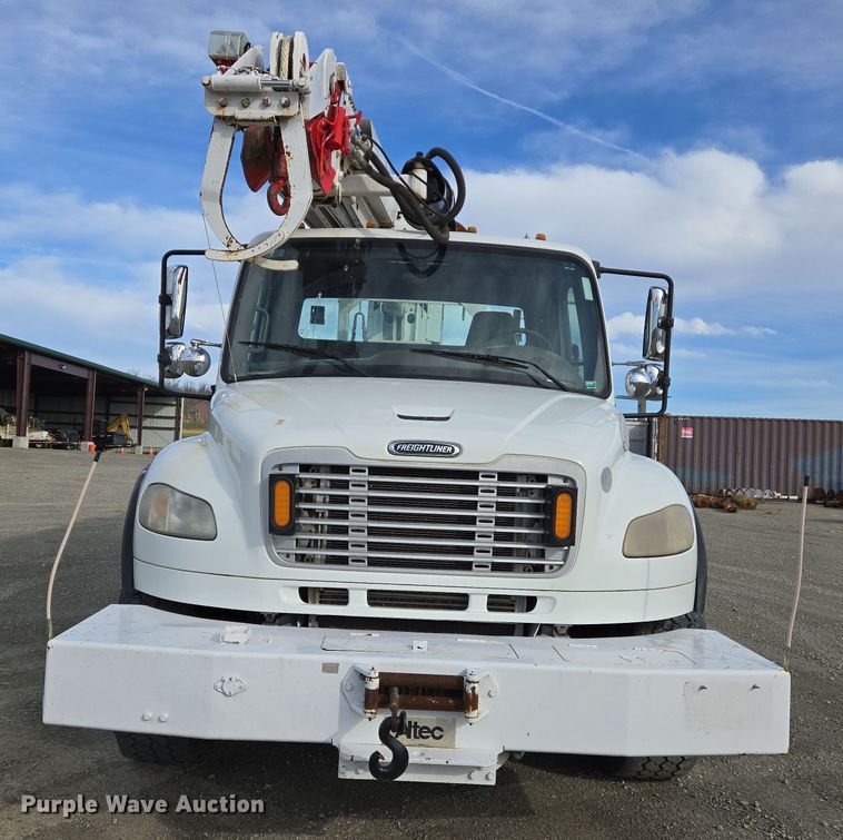 image for item DS5344 2008 Freightliner Business Class M2 digger derrick truck
