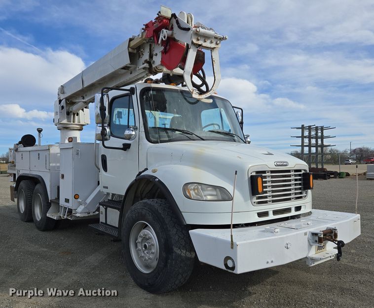 image for item DS5344 2008 Freightliner Business Class M2 digger derrick truck