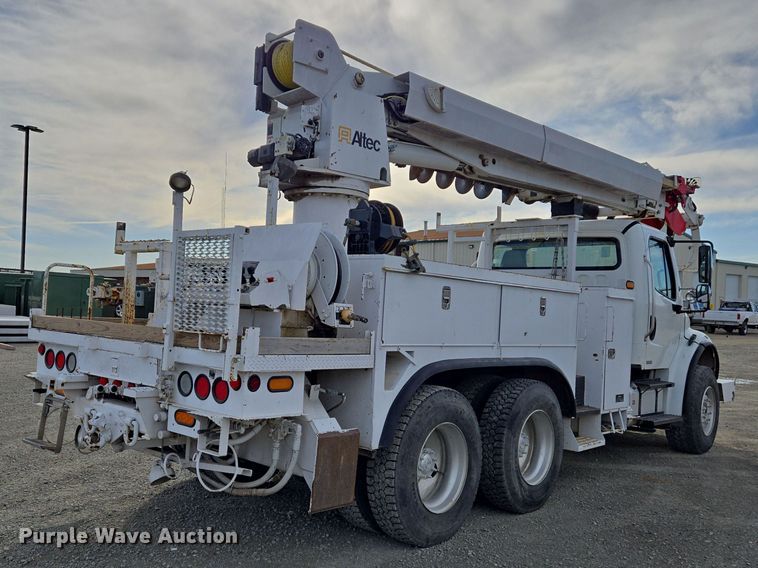 image for item DS5344 2008 Freightliner Business Class M2 digger derrick truck