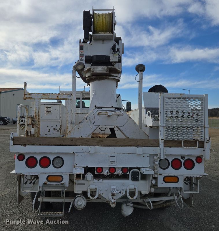 image for item DS5344 2008 Freightliner Business Class M2 digger derrick truck