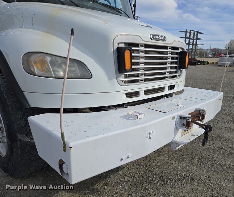 image for item DS5344 2008 Freightliner Business Class M2 digger derrick truck