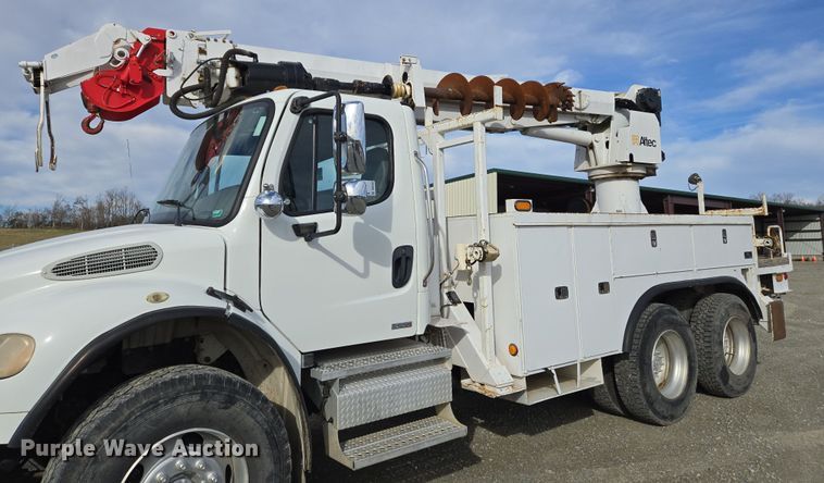 image for item DS5344 2008 Freightliner Business Class M2 digger derrick truck