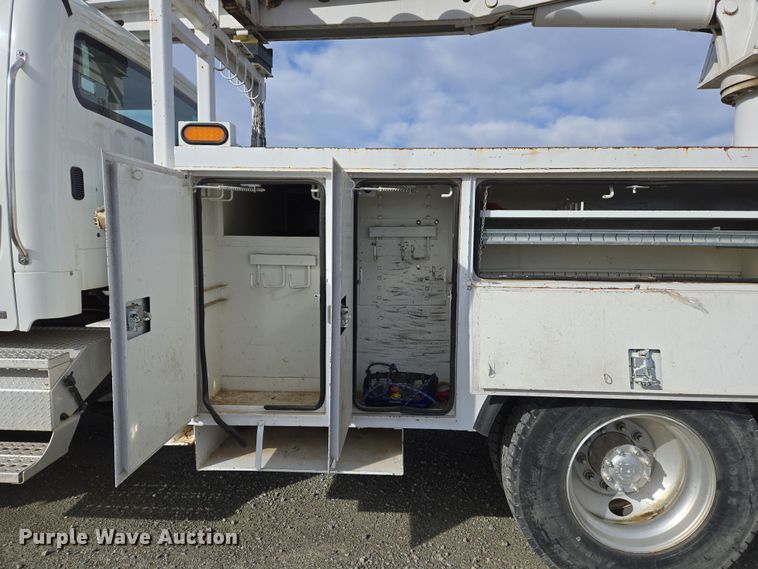 image for item DS5344 2008 Freightliner Business Class M2 digger derrick truck