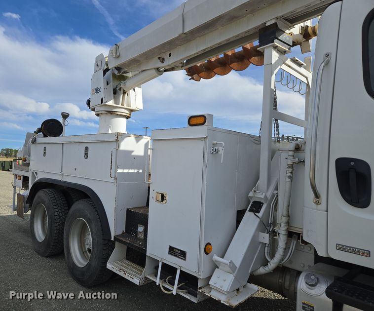 image for item DS5344 2008 Freightliner Business Class M2 digger derrick truck