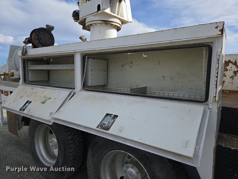 image for item DS5344 2008 Freightliner Business Class M2 digger derrick truck