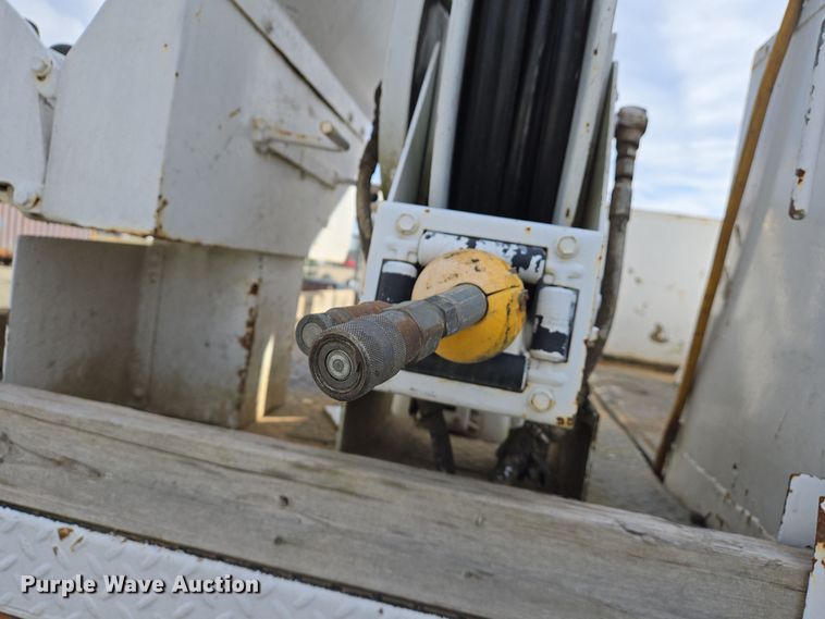 image for item DS5344 2008 Freightliner Business Class M2 digger derrick truck