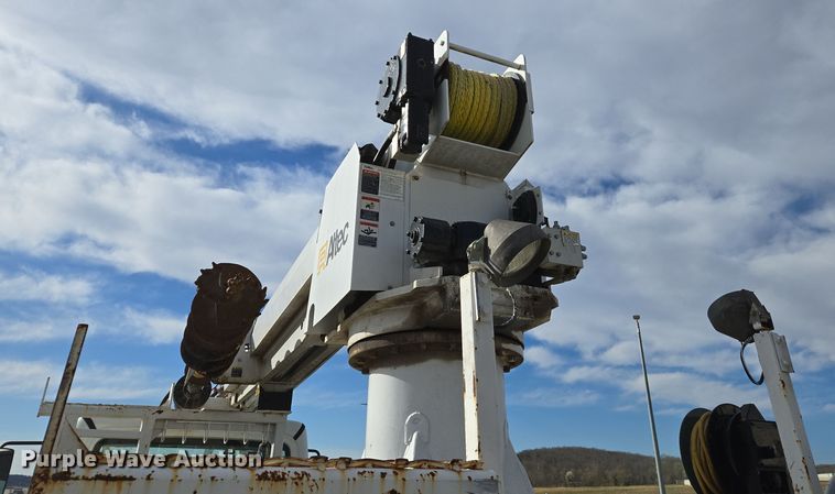 image for item DS5344 2008 Freightliner Business Class M2 digger derrick truck