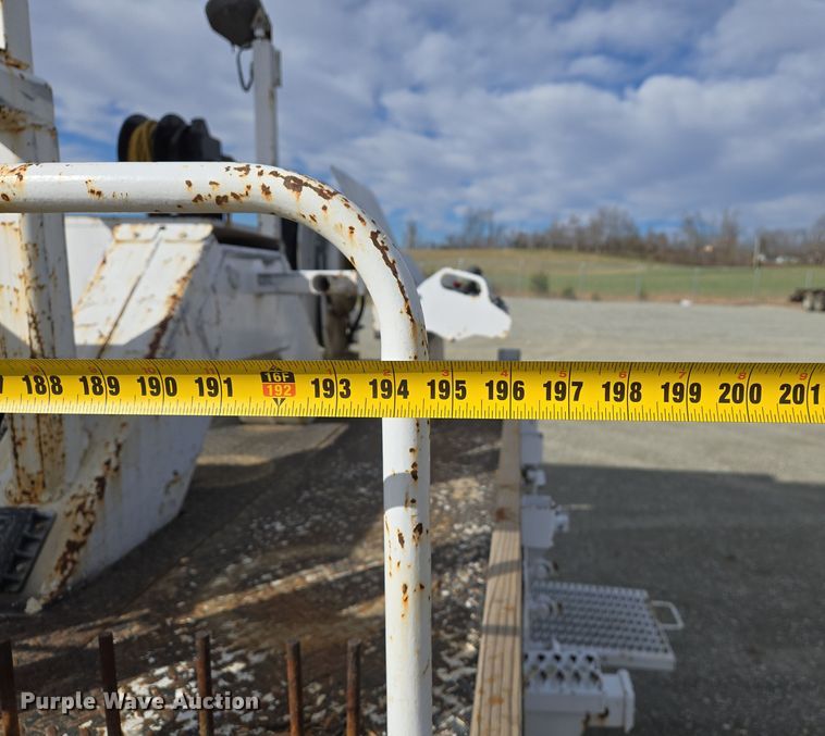 image for item DS5344 2008 Freightliner Business Class M2 digger derrick truck