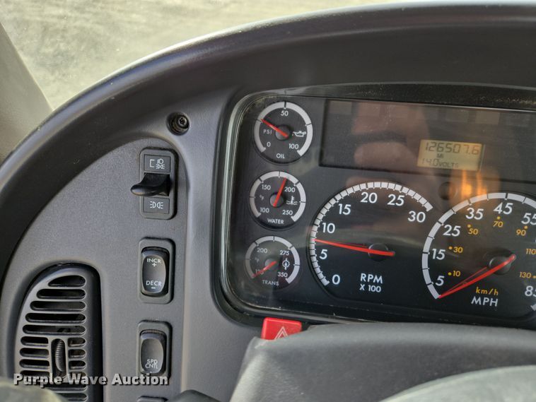 image for item DS5344 2008 Freightliner Business Class M2 digger derrick truck