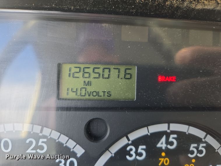 image for item DS5344 2008 Freightliner Business Class M2 digger derrick truck