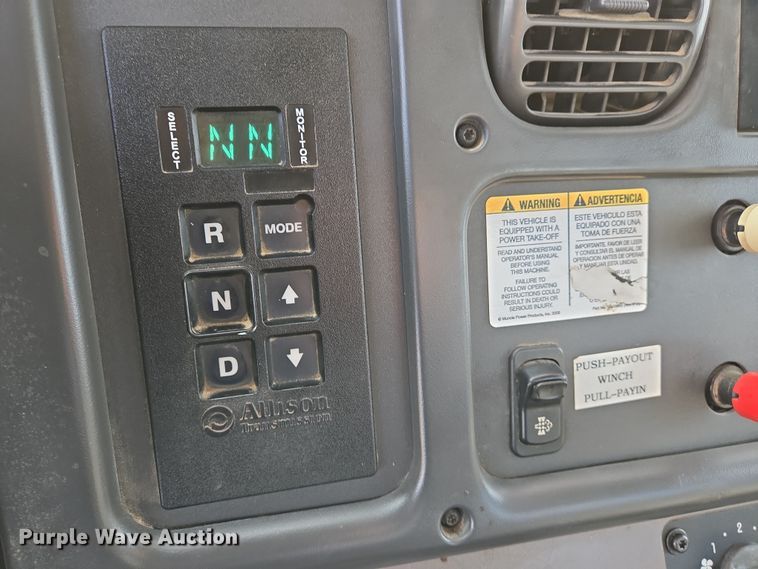 image for item DS5344 2008 Freightliner Business Class M2 digger derrick truck