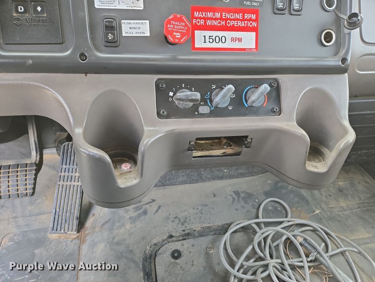 image for item DS5344 2008 Freightliner Business Class M2 digger derrick truck