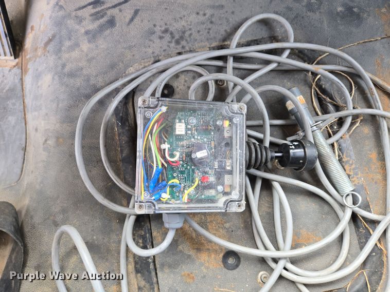 image for item DS5344 2008 Freightliner Business Class M2 digger derrick truck