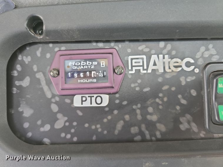 image for item DS5344 2008 Freightliner Business Class M2 digger derrick truck