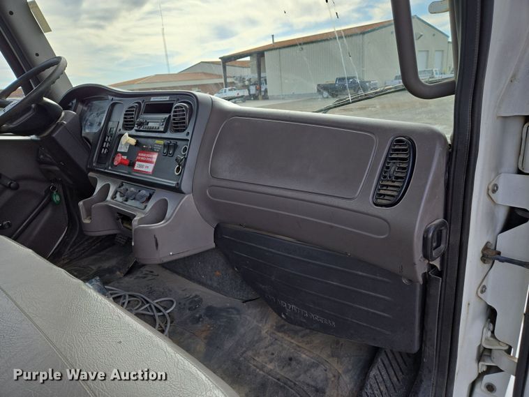 image for item DS5344 2008 Freightliner Business Class M2 digger derrick truck