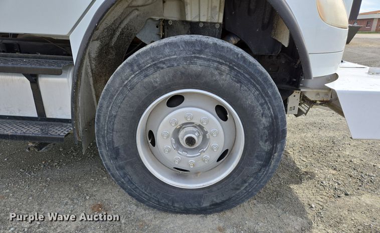 image for item DS5344 2008 Freightliner Business Class M2 digger derrick truck