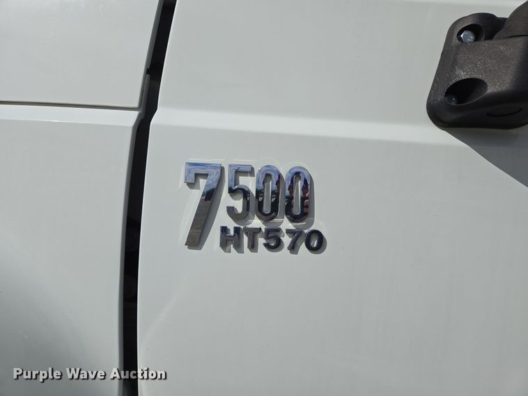 image for item DS5345 2007 International 7500 digger derrick truck