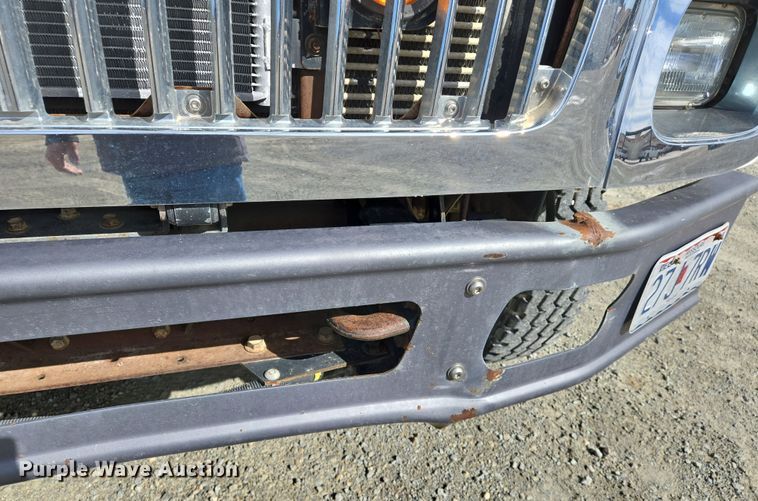 image for item DS5345 2007 International 7500 digger derrick truck