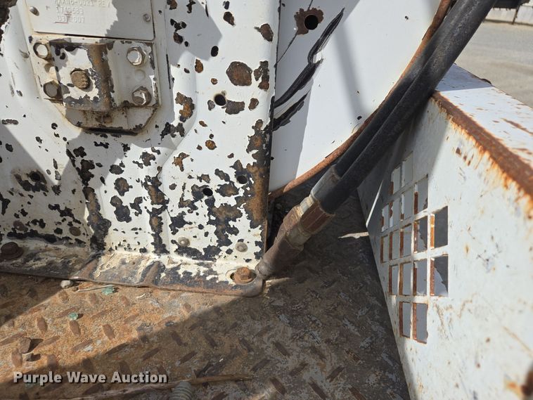 image for item DS5345 2007 International 7500 digger derrick truck