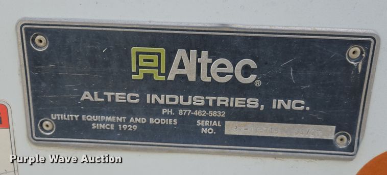 image for item DS5345 2007 International 7500 digger derrick truck