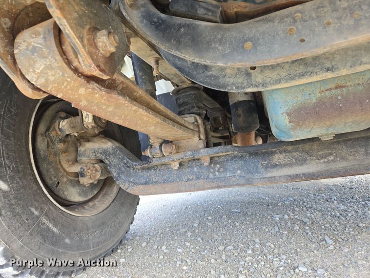 image for item DS5345 2007 International 7500 digger derrick truck