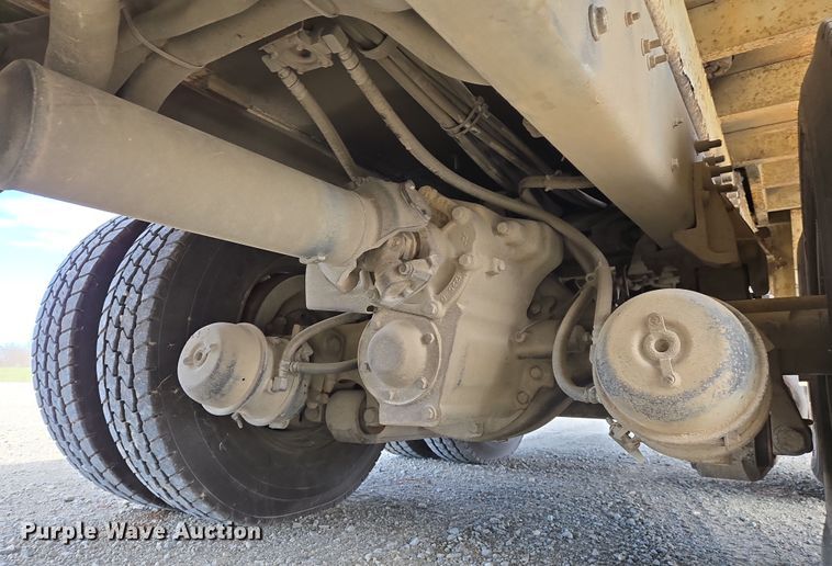 image for item DS5345 2007 International 7500 digger derrick truck