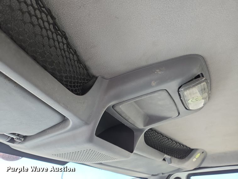 image for item DS5345 2007 International 7500 digger derrick truck